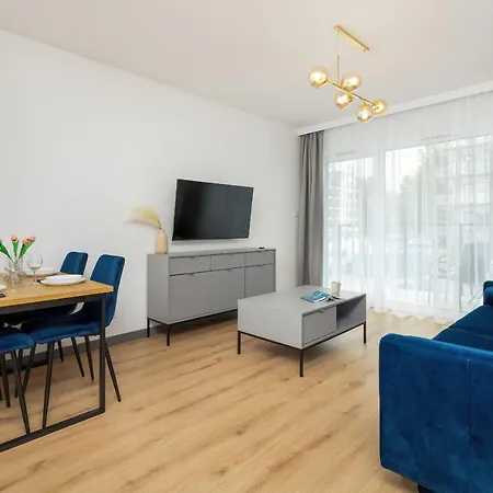 Starowiejska With Balcony & Parking Next To Arena Stadium By Renters Apartment *
