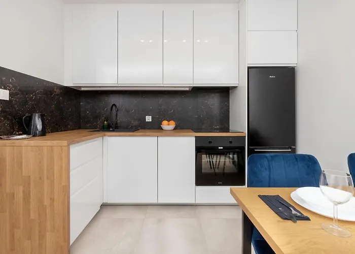 Starowiejska With Balcony & Parking Next To Arena Stadium By Renters