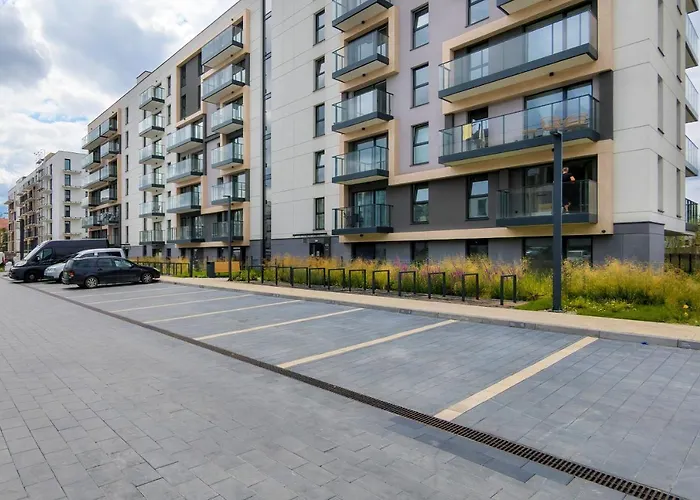 Starowiejska With Balcony & Parking Next To Arena Stadium By Renters Apartamento *